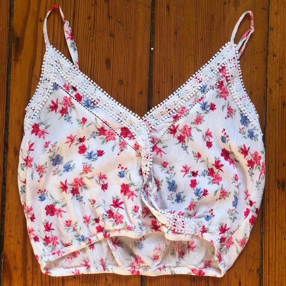Really cute cropped floral tank top